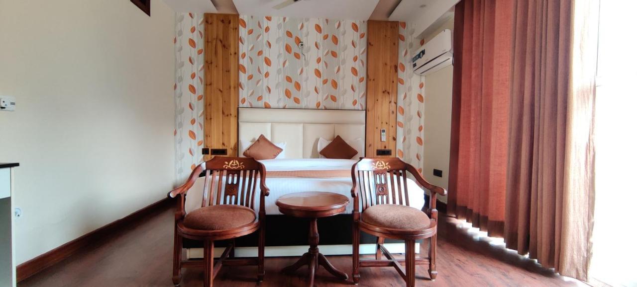 Dreamcatcher Boutique Hotels Бхимтал Экстерьер фото